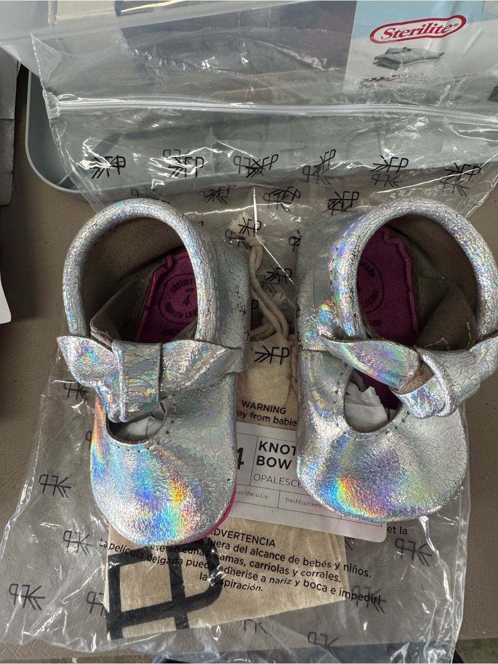 Freshly Picked Opalescent Knotted Bow Moccasins - Silver (Size 4)